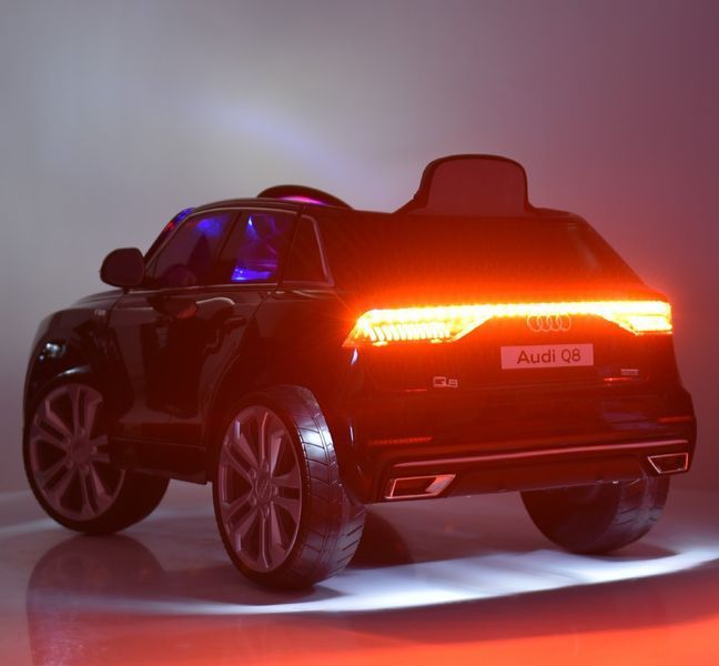 Дитячий електромобіль Audi Q8 JJ2066EBLR-1, 2 мотори, EVA колеса, пульт 2.4G, білий JJ2066EBLR-1 фото