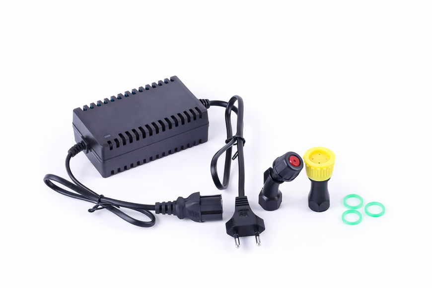 Акумуляторний обприскувач TT AGRO MOTO ZX-16E-06 16 л, 12V, 8Ah, ранцевий, 3 насадки, регулювання тиску, блакитний AA-053 фото